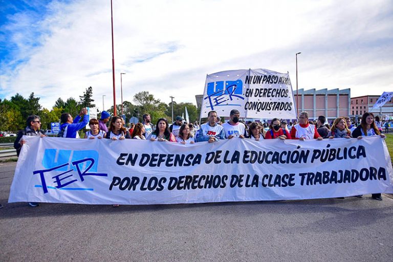 Lee más sobre el artículo Se solicitó a Stopiello urgente convocatoria a paritaria