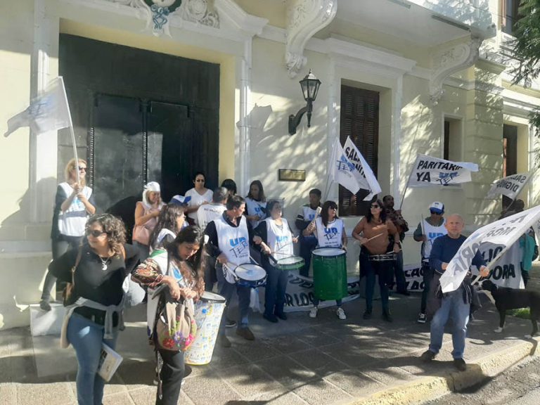 Lee más sobre el artículo Presentaciones por el descuento de los días de paro y por una propuesta salarial que permita vivir con dignidad