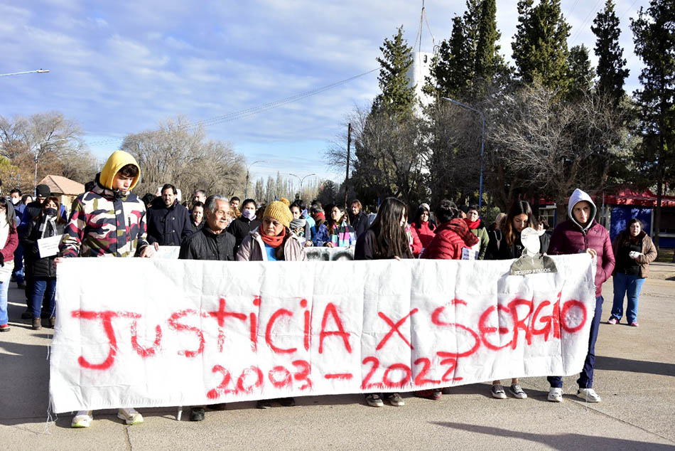 En este momento estás viendo En la calle, reclamo de verdad y justicia por Sergio Ávalos