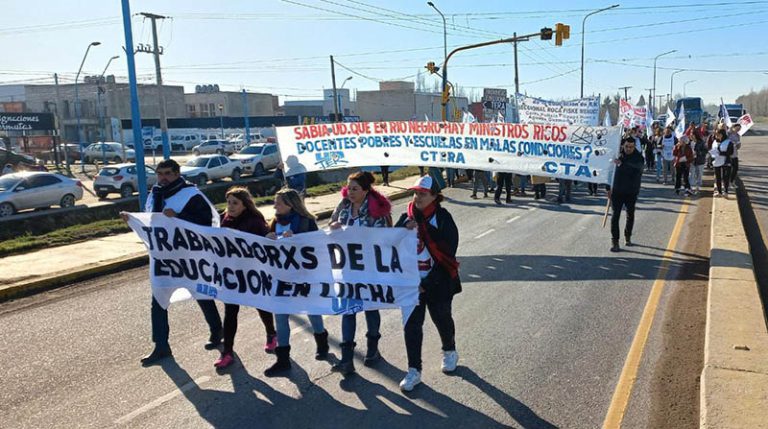 Lee más sobre el artículo La UnTER no cambia de idea, pelea y pelea por salarios y escuelas dignas