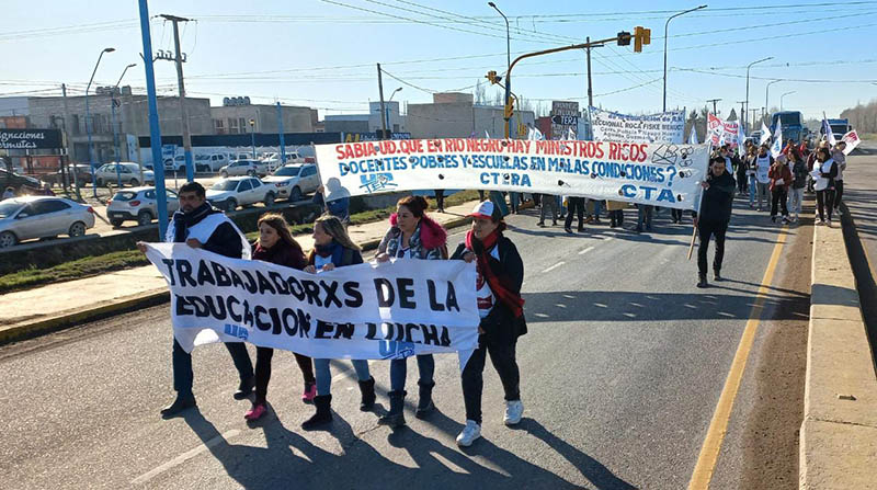 En este momento estás viendo La UnTER no cambia de idea, pelea y pelea por salarios y escuelas dignas