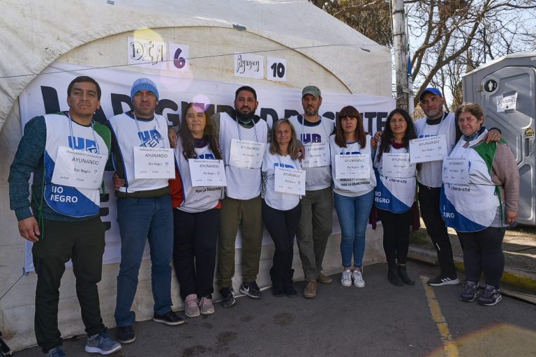 Lee más sobre el artículo UnTER mantiene la carpa de la dignidad y el ayuno docente