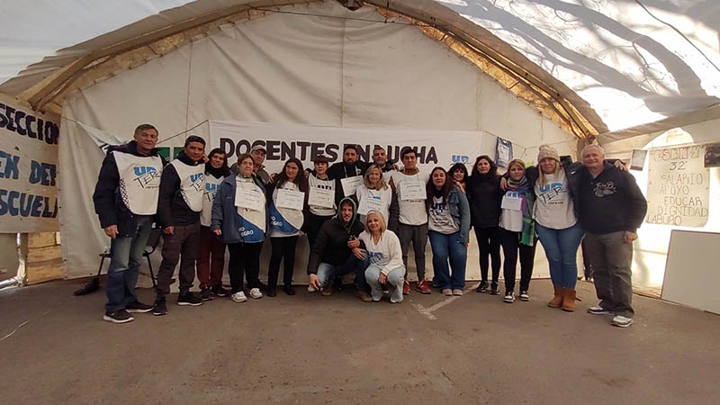 En este momento estás viendo Tercer día de ayuno en la Carpa de la Dignidad Docente