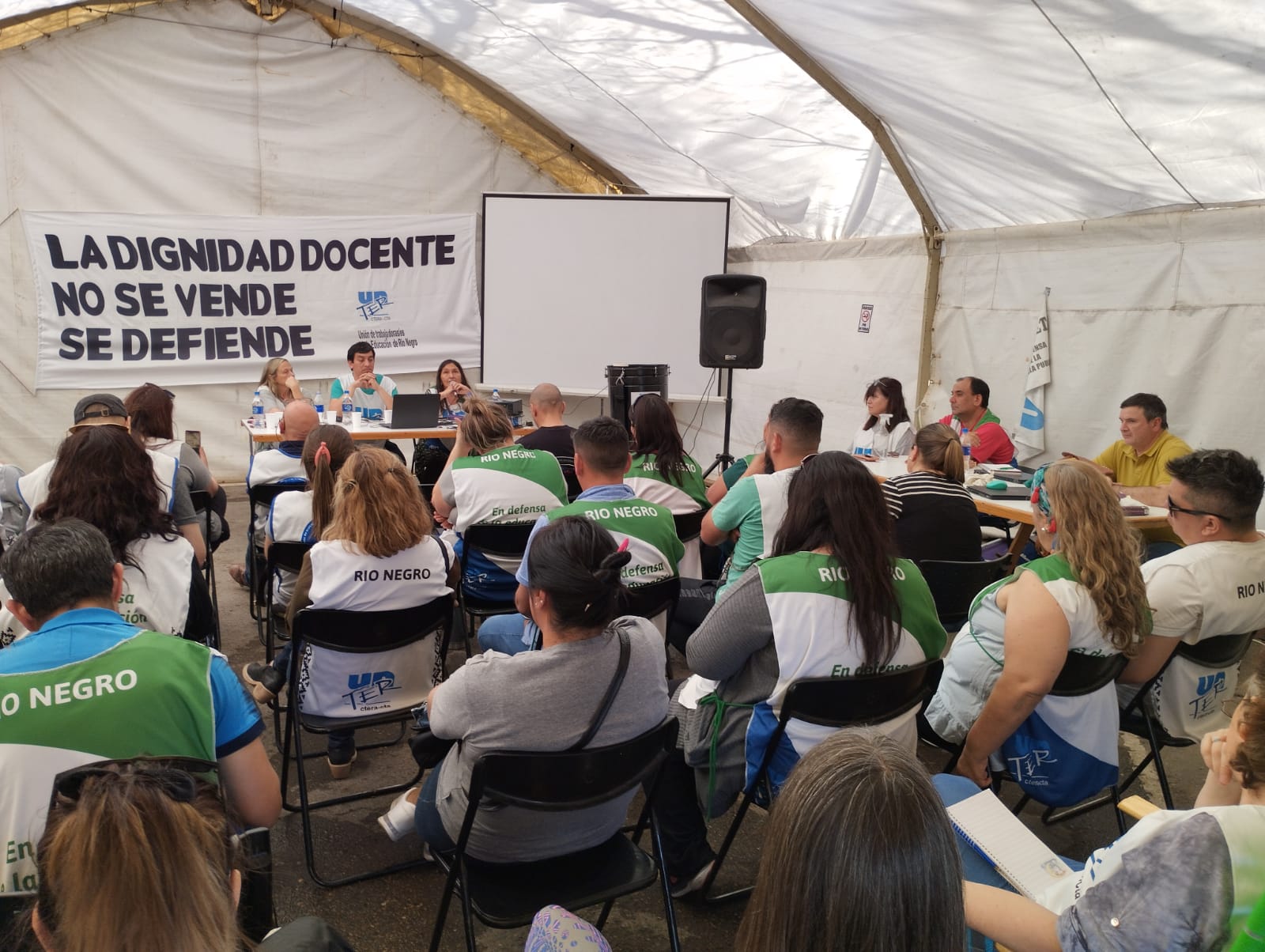 En este momento estás viendo Jornada sindical desde la carpa de la dignidad docente