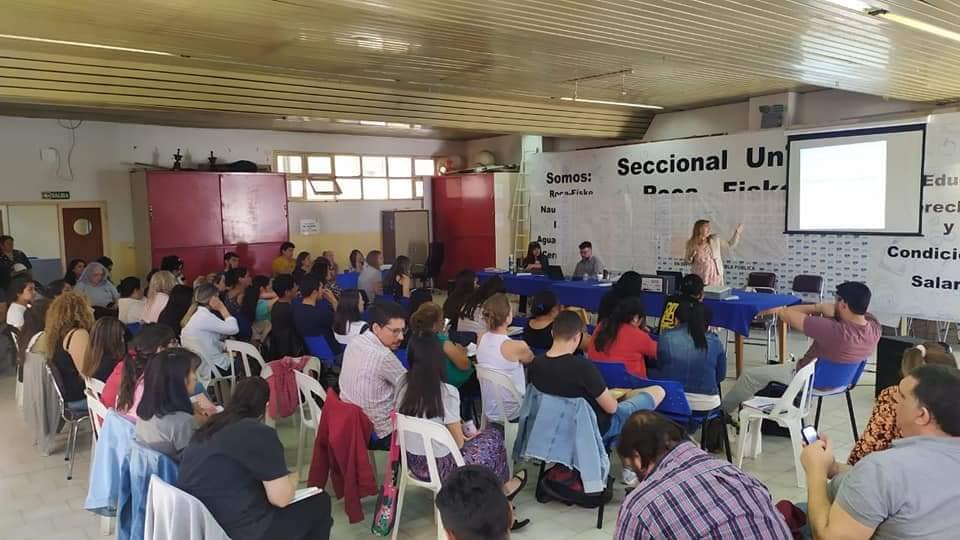En este momento estás viendo Jornada prevención de riesgo en la escuela en Roca – Fiske Menuco