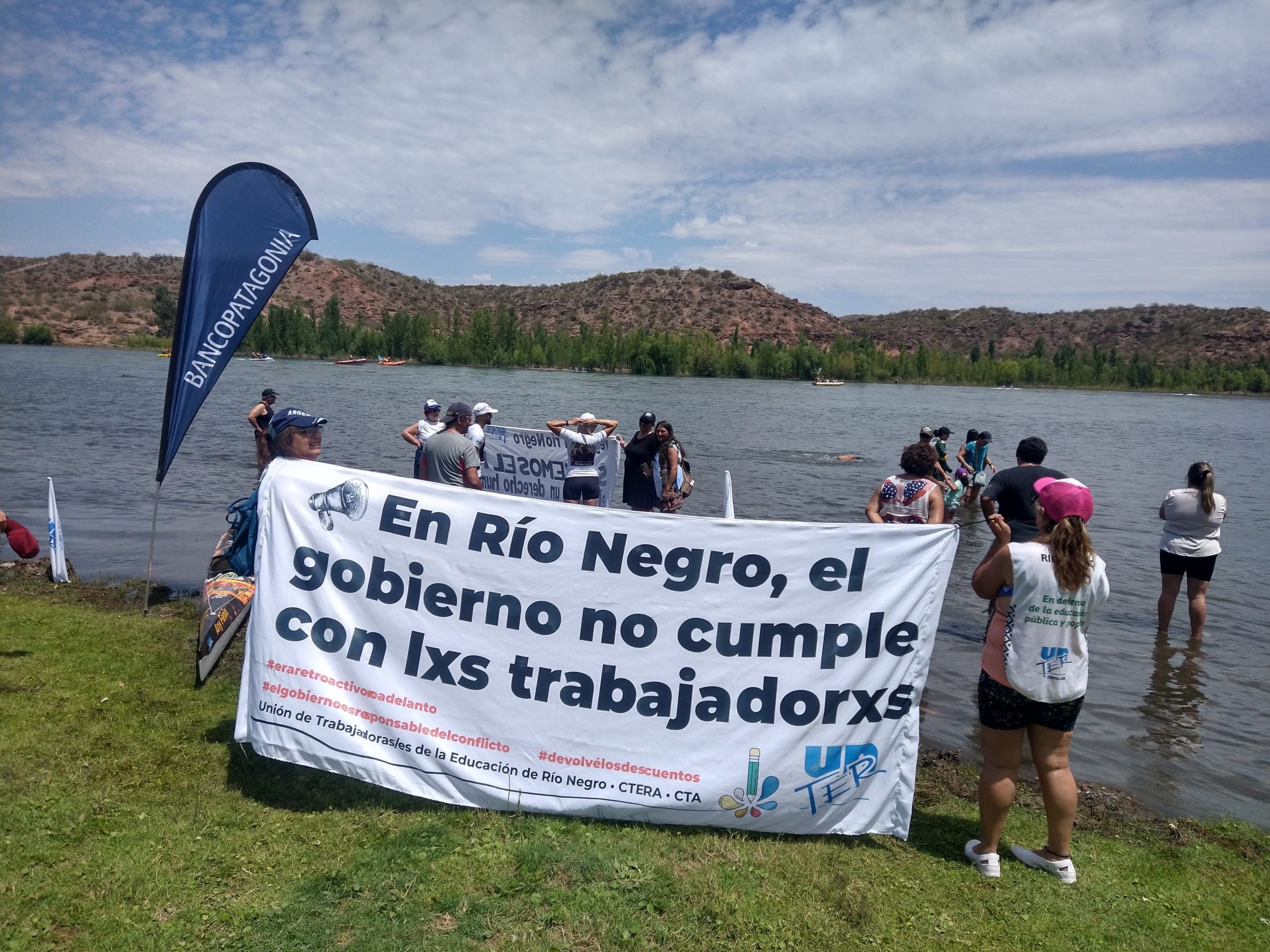 En este momento estás viendo UnTER presente en la Regata del río Negro