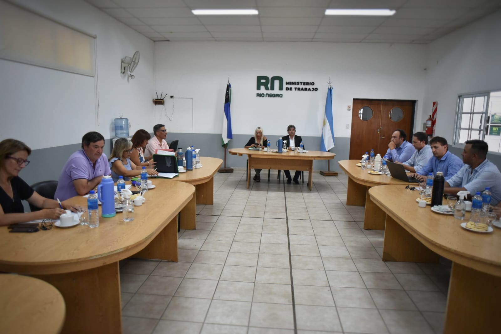 En este momento estás viendo UnTER rechaza la decisión del Ministerio de Educación de dilatar la negociación paritaria