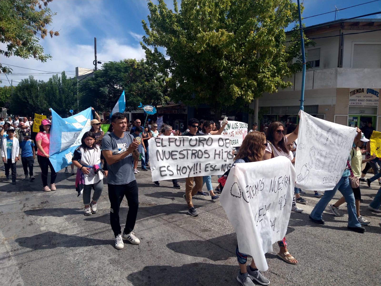 En este momento estás viendo UnTER acompaña a la comunidad educativa de la Escuela Primaria 95 de Roca-Fiske Menuco