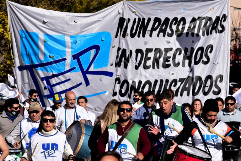 Lee más sobre el artículo El gobierno persiste en su proceder ilegítimo