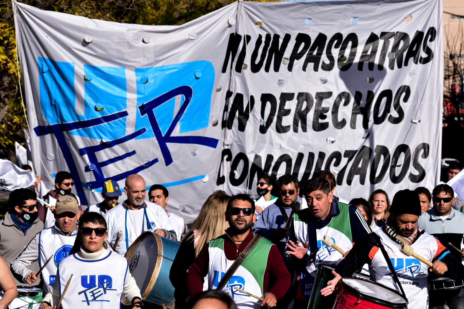 Lee más sobre el artículo El gobierno persiste en su proceder ilegítimo
