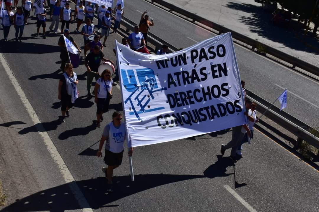 En este momento estás viendo Docentes de secundaria de zona de frontera en igualdad de derechos