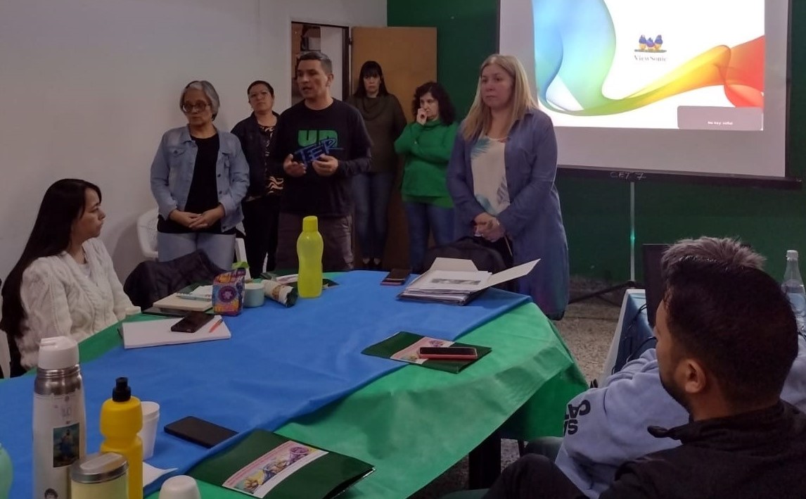 En este momento estás viendo Jornada de formación del Departamento de Salud en la Escuela para delegadxs en Catriel