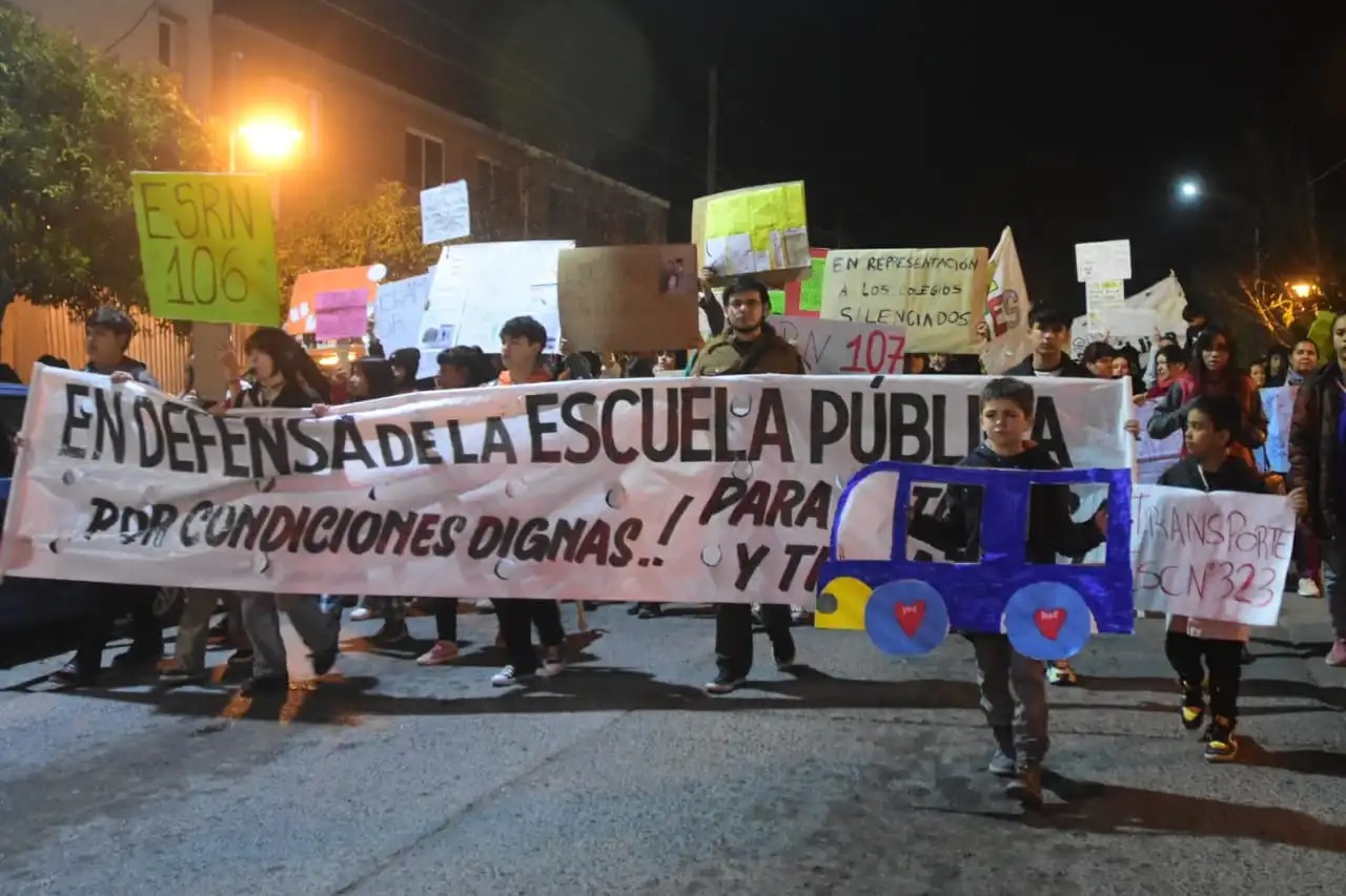 Lee más sobre el artículo Escuelas sin transporte, estudiantes sin clase