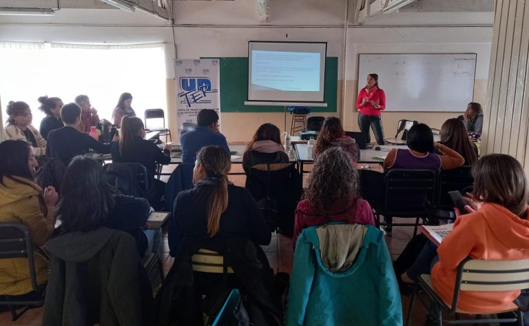 Lee más sobre el artículo Jornada de formación con docentes de la Escuela Laboral 6 de Bariloche