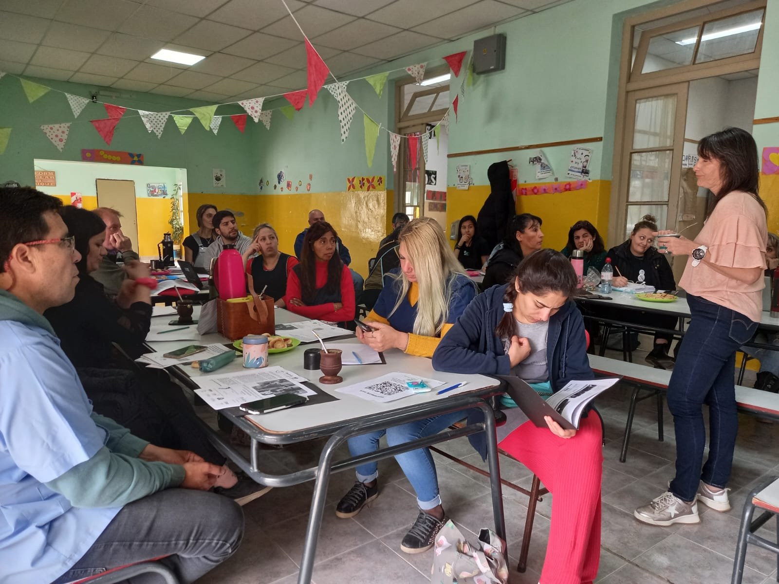 En este momento estás viendo Finalizó en Viedma el espacio de formación presencial en escuelas laborales