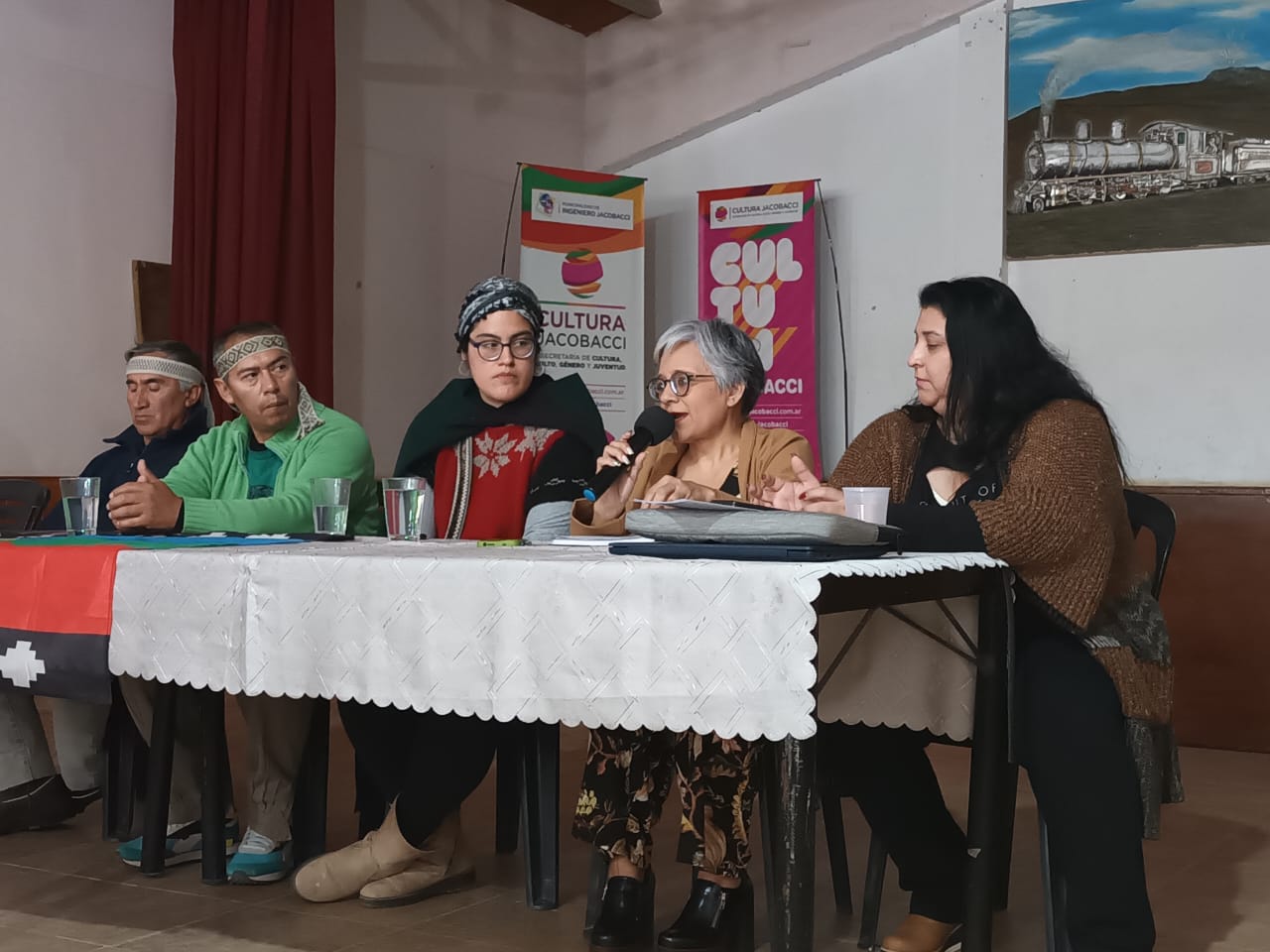 En este momento estás viendo Conversatorio en Jacobacci a diez años de la Educación Intercultural Bilingüe en la Ley 4819