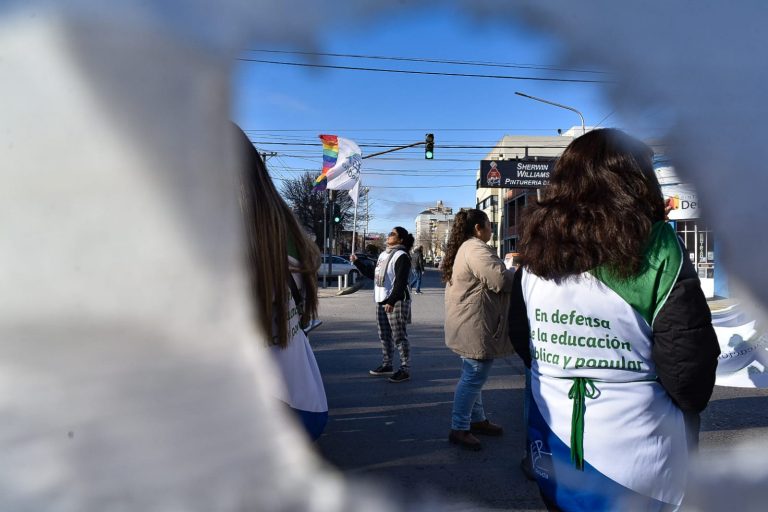 Lee más sobre el artículo UnTER denuncia las políticas de ajuste con que se despide el gobierno de Carreras