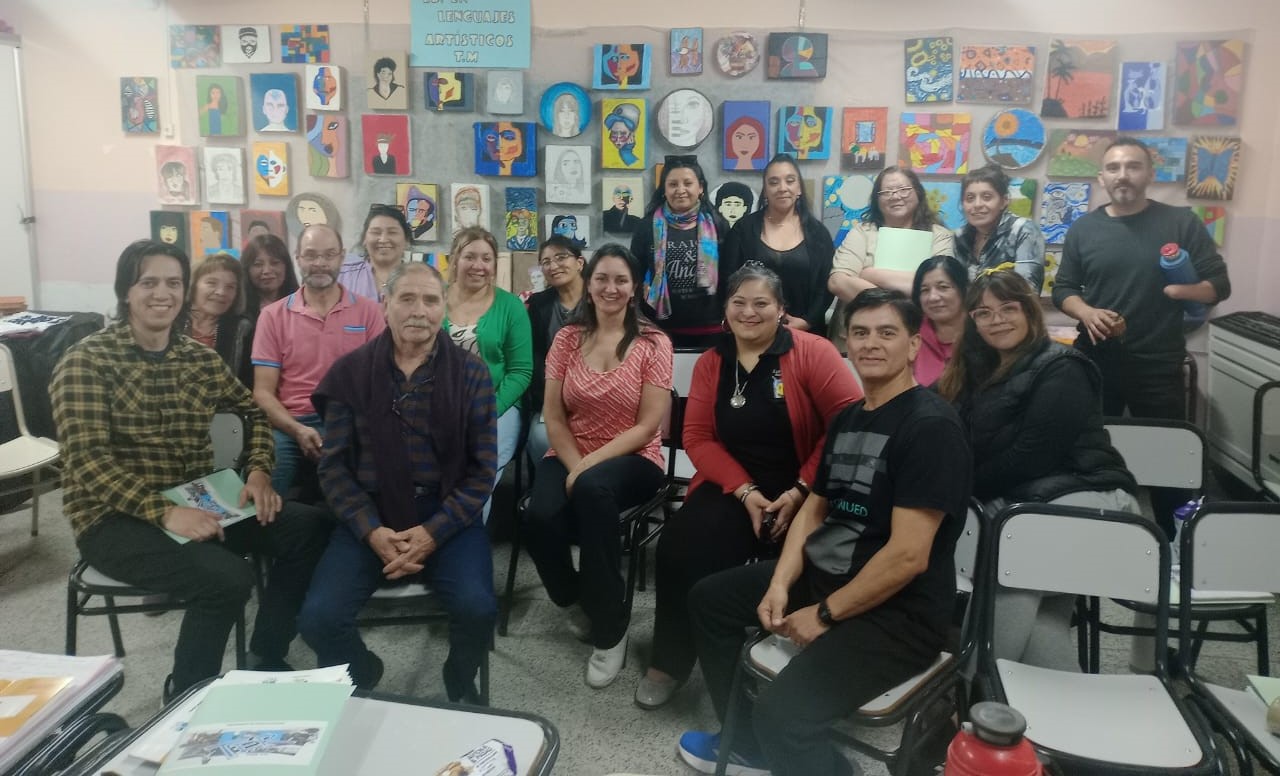 Lee más sobre el artículo Recorrida del Departamento de Salud en la Escuela por Sierra Colorada y Maquinchao