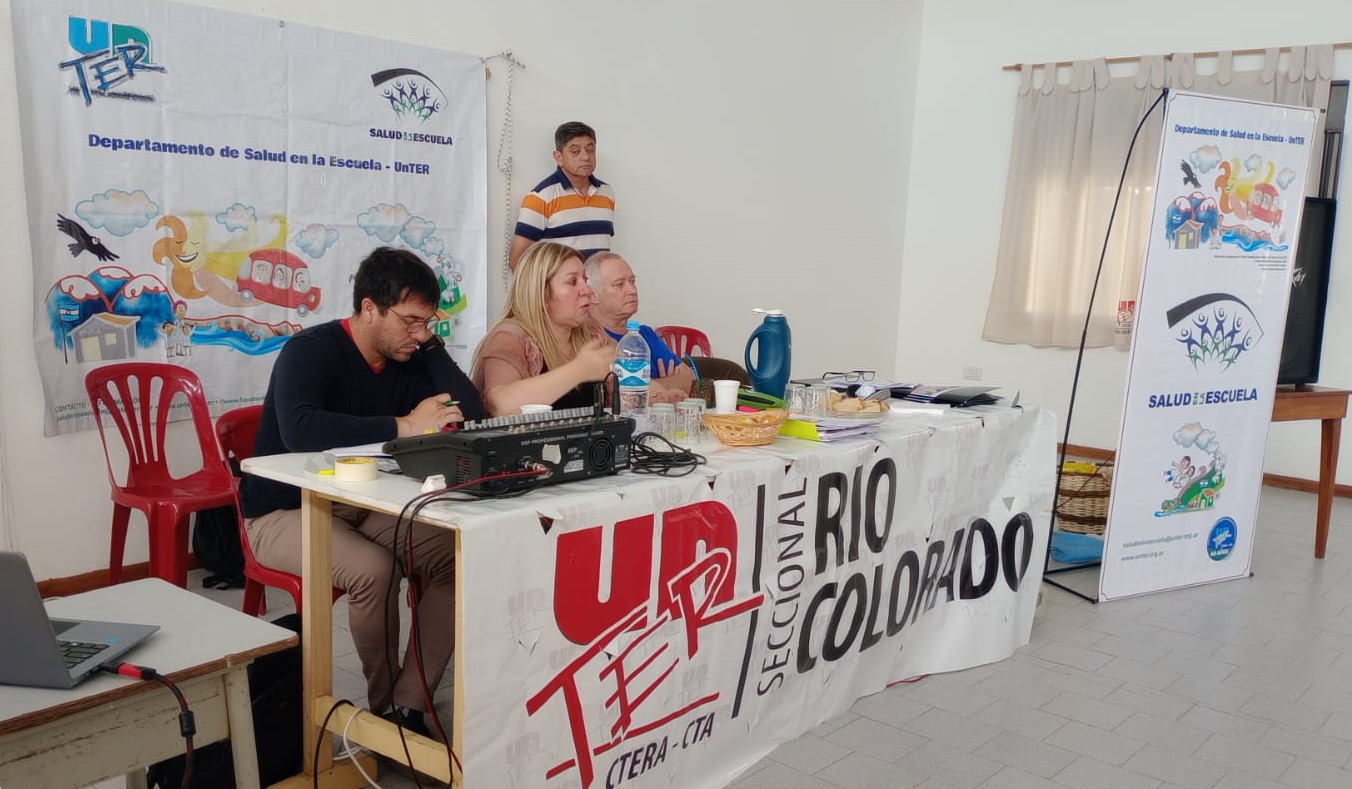 En este momento estás viendo Jornada de formación del Departamento de Salud en la Escuela para delegadxs en Río Colorado