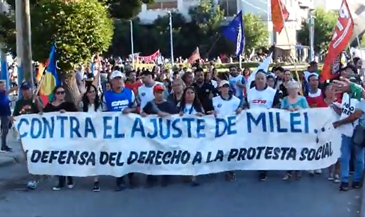 En este momento estás viendo A 22 años del Argentinazo de 2001, UnTER ratifica la defensa de la Democracia