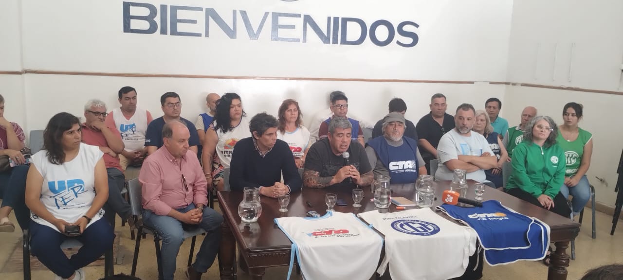 En este momento estás viendo UnTER participó de la convocatoria a movilizar mañana en apoyo a la presentación del amparo contra el DNU