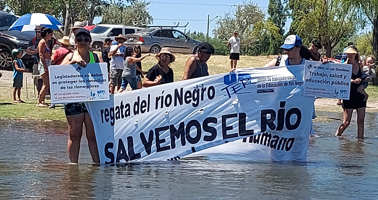 En este momento estás viendo UnTER presente en la Regata del Río Negro, en defensa de los derechos de todxs