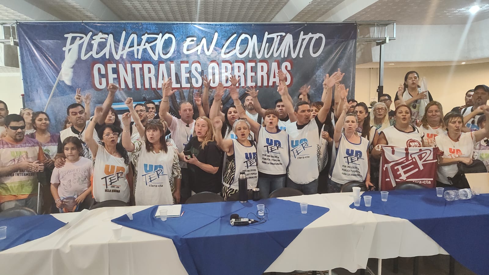 Lee más sobre el artículo UnTER presente en el Plenario conjunto de las CTA que ratificó el paro general del 24 de enero, contra el DNU de Milei y la Ley Ómnibus