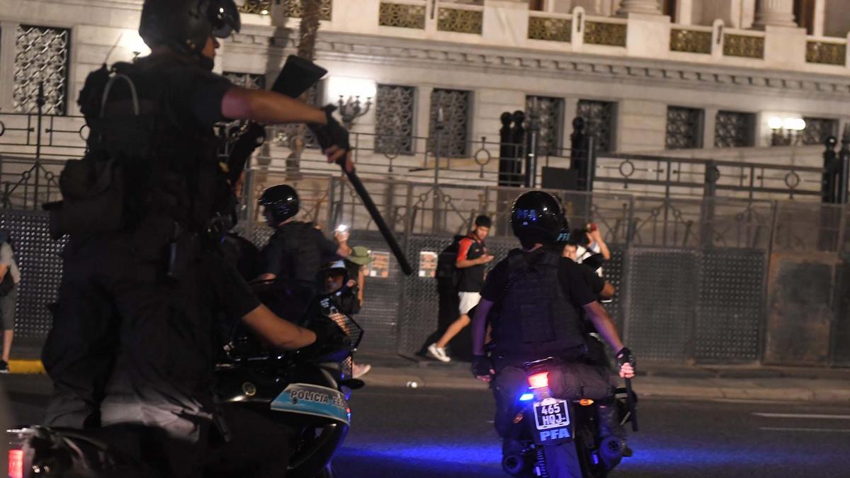 En este momento estás viendo Repudio absoluto a la represión de un gobierno que avasalla la Constitución