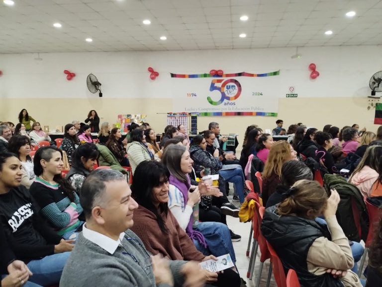 Lee más sobre el artículo Feria del libro itinerante en Valle Medio