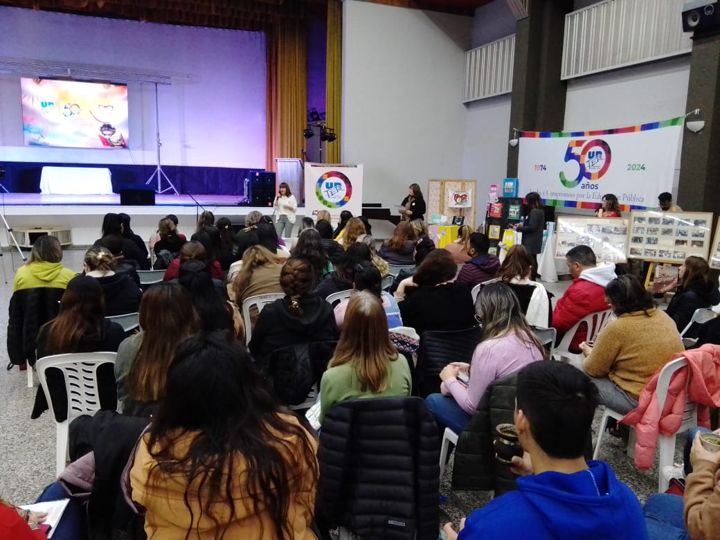 Lee más sobre el artículo Feria del libro itinerante en Catriel