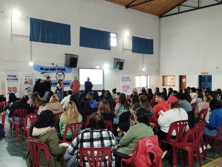 Lee más sobre el artículo Jornada de formación político sindical del Departamento de Salud en la Escuela en Regina