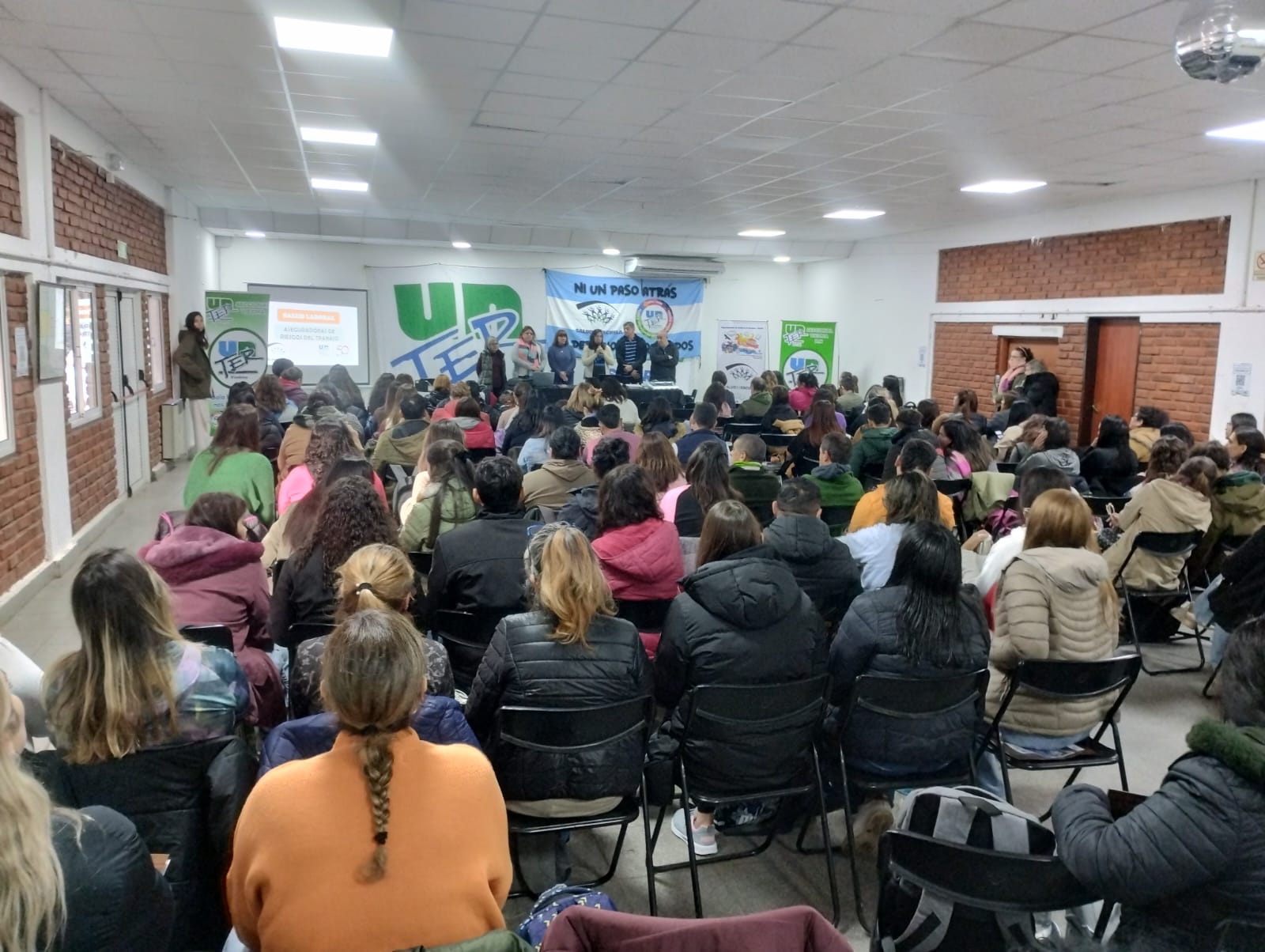 En este momento estás viendo Jornada de formación “La responsabilidad civil de las ART ante lxs trabajadorxs y el cuidado de la voz en la docencia” en Viedma