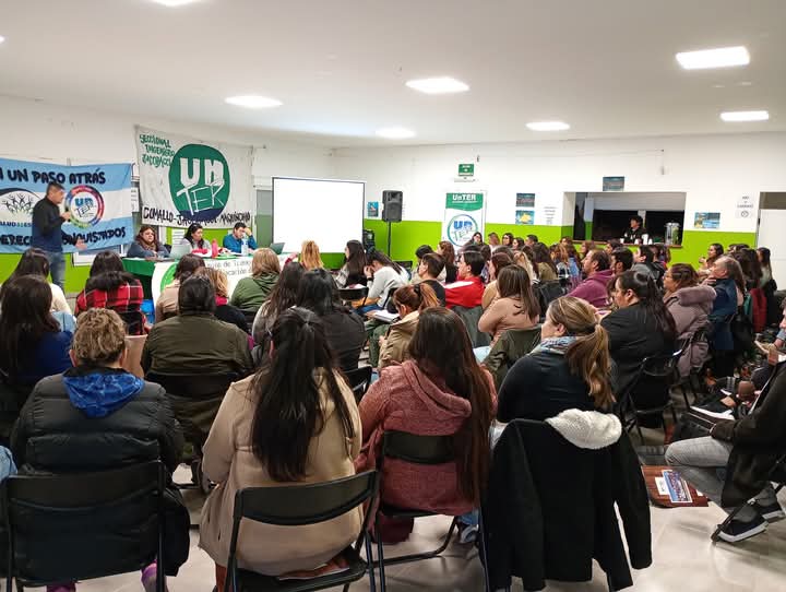 En este momento estás viendo Jornada de formación “La responsabilidad civil de las ART ante lxs trabajadorxs y el cuidado de la voz en la docencia” en Jacobacci