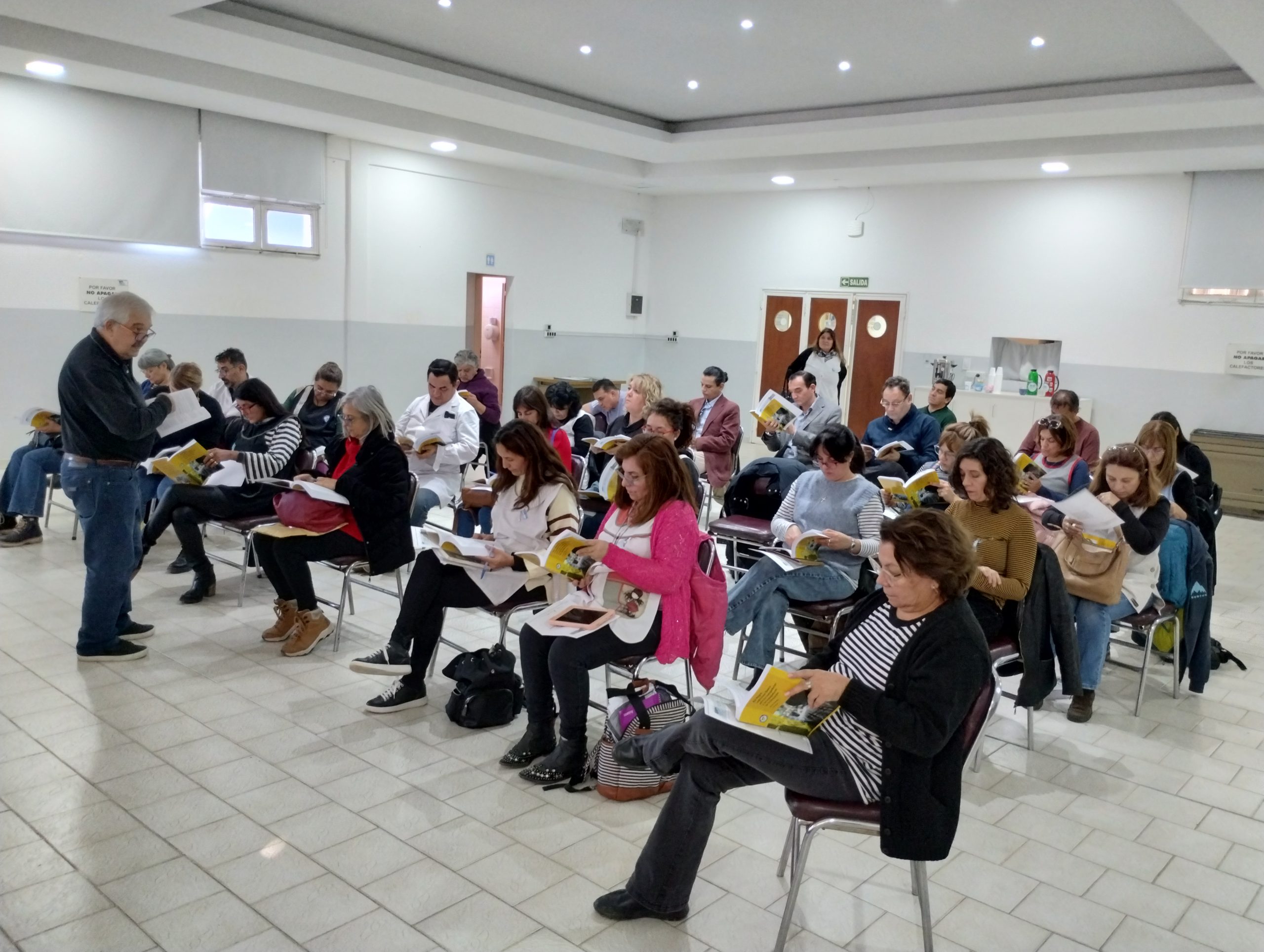 Lee más sobre el artículo Presentación en Roca-Fiske Menuco de la nueva edición del libro de legislación educativa