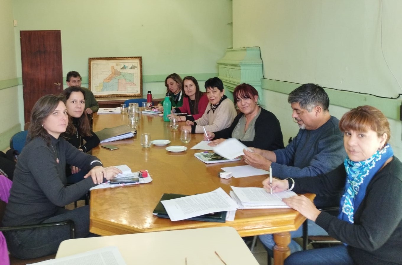 En este momento estás viendo Reuniones de política educativa de Nivel Primario – modalidad Común y de Jóvenes y Adultxs