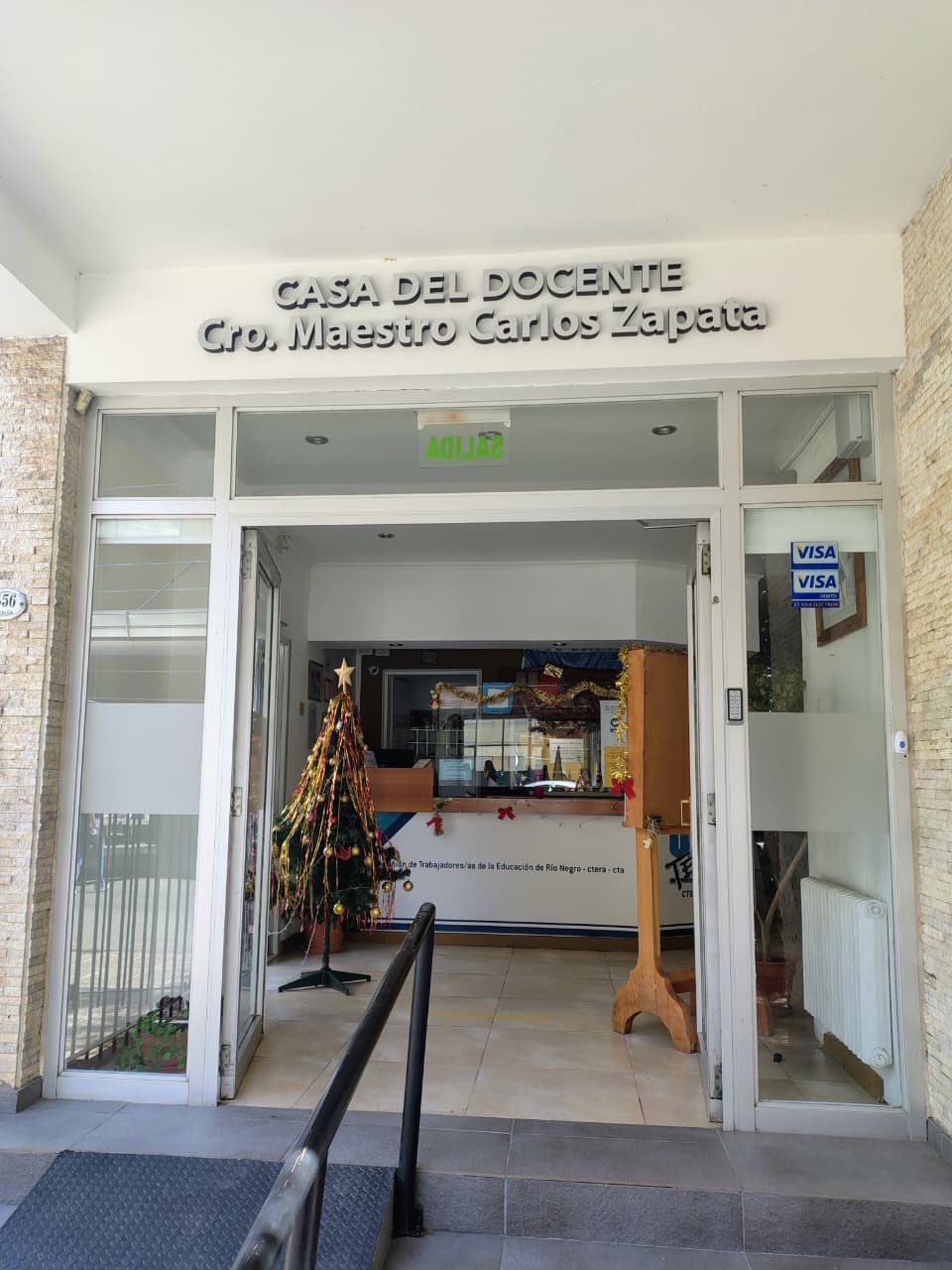 Lee más sobre el artículo Se denomina Cro. Maestro Carlos Zapata a la Casa del/a Docente de Bariloche